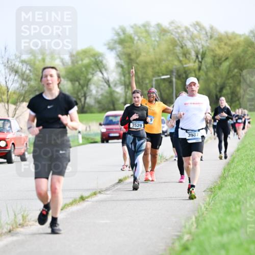 07.04.2024 - 43. Internationalen Wilhelmsburger Insellauf Dr. Thomas Lammeyer http://msf.ph/oto/6051116 07.04.2024 11:20:23 Laufen 3529, 0, 13, 3987, 3987 meine-sportfotos.de