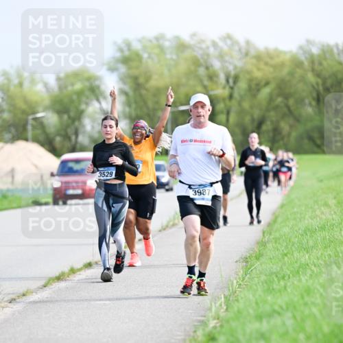 07.04.2024 - 43. Internationalen Wilhelmsburger Insellauf Dr. Thomas Lammeyer http://msf.ph/oto/6051118 07.04.2024 11:20:24 Laufen 3529, 3987 meine-sportfotos.de