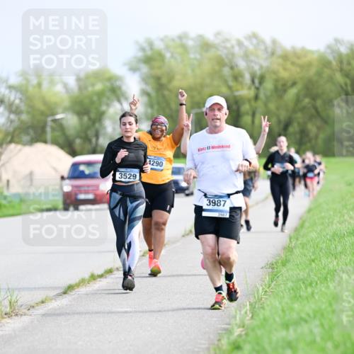 07.04.2024 - 43. Internationalen Wilhelmsburger Insellauf Dr. Thomas Lammeyer http://msf.ph/oto/6051120 07.04.2024 11:20:24 Laufen 3529, 4290, 3987, 3987 meine-sportfotos.de