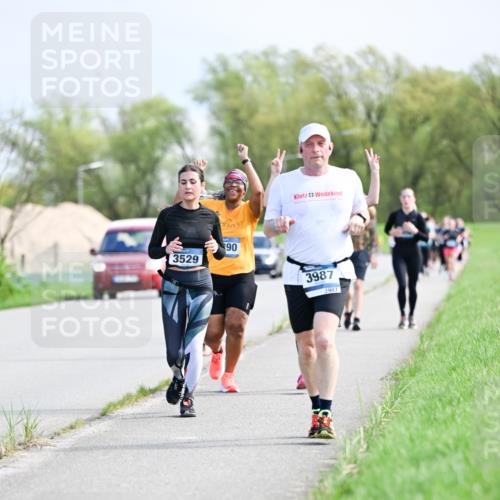 07.04.2024 - 43. Internationalen Wilhelmsburger Insellauf Dr. Thomas Lammeyer http://msf.ph/oto/6051121 07.04.2024 11:20:25 Laufen 3529, 90, 3987, 3987 meine-sportfotos.de