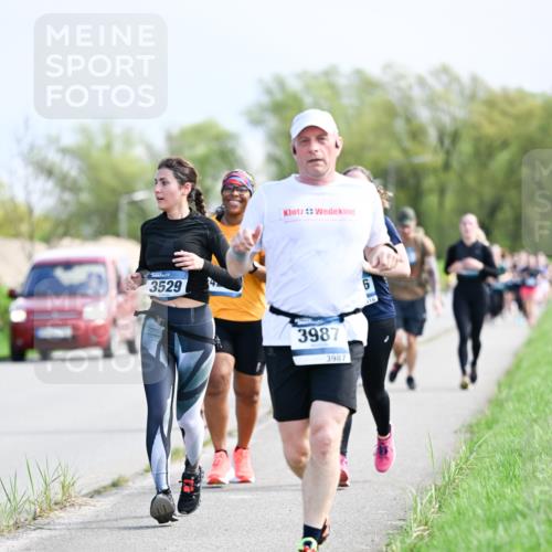 07.04.2024 - 43. Internationalen Wilhelmsburger Insellauf Dr. Thomas Lammeyer http://msf.ph/oto/6051129 07.04.2024 11:20:26 Laufen 3529, 3987, 3987, 6, 16 meine-sportfotos.de