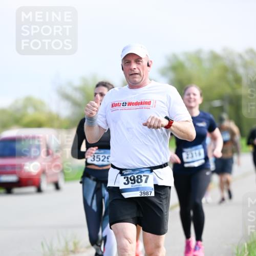 07.04.2024 - 43. Internationalen Wilhelmsburger Insellauf Dr. Thomas Lammeyer http://msf.ph/oto/6051137 07.04.2024 11:20:27 Laufen 3529, 3987, 3987, 2316 meine-sportfotos.de