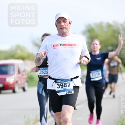 07.04.2024 - 43. Internationalen Wilhelmsburger Insellauf Dr. Thomas Lammeyer http://msf.ph/oto/6051138 07.04.2024 11:20:28 Laufen 3525, 43, 3987, 3987, 2316 meine-sportfotos.de