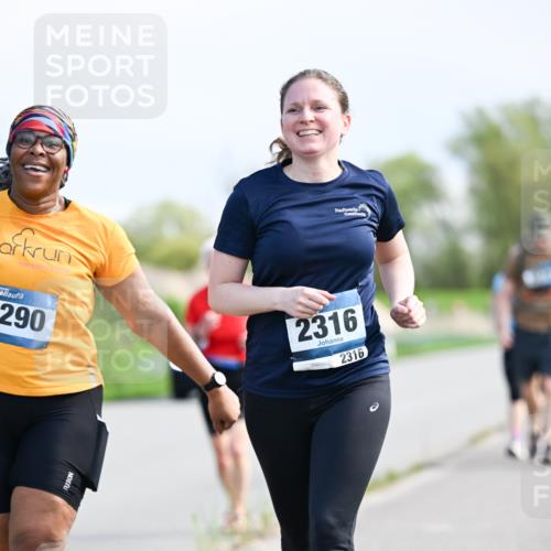 07.04.2024 - 43. Internationalen Wilhelmsburger Insellauf Dr. Thomas Lammeyer http://msf.ph/oto/6051148 07.04.2024 11:20:30 Laufen 290, 2316, 2316 meine-sportfotos.de