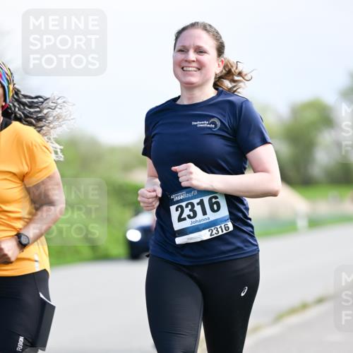07.04.2024 - 43. Internationalen Wilhelmsburger Insellauf Dr. Thomas Lammeyer http://msf.ph/oto/6051151 07.04.2024 11:20:30 Laufen 2316, 2316 meine-sportfotos.de