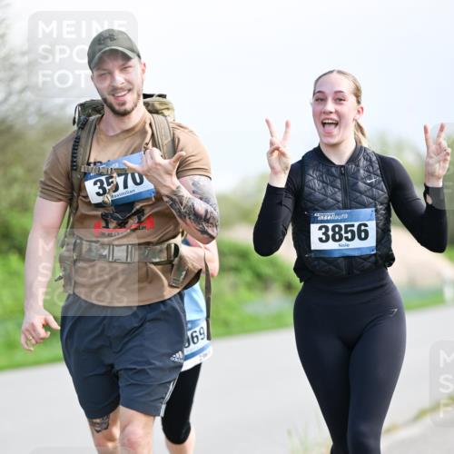 07.04.2024 - 43. Internationalen Wilhelmsburger Insellauf Dr. Thomas Lammeyer http://msf.ph/oto/6051170 07.04.2024 11:20:35 Laufen 3570, 3856, 69 meine-sportfotos.de
