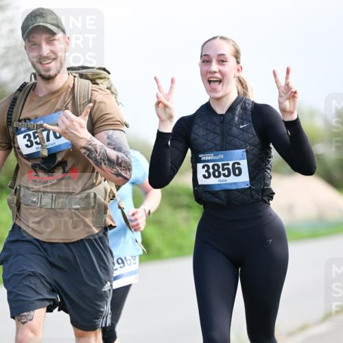 07.04.2024 - 43. Internationalen Wilhelmsburger Insellauf Dr. Thomas Lammeyer http://msf.ph/oto/6051172 07.04.2024 11:20:36 Laufen 3570, 3856, 9697 meine-sportfotos.de