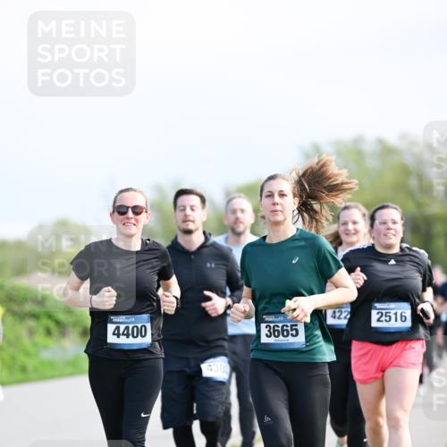 07.04.2024 - 43. Internationalen Wilhelmsburger Insellauf Dr. Thomas Lammeyer http://msf.ph/oto/6051191 07.04.2024 11:20:49 Laufen 4400, 430, 3665, 6, 422, 2516 meine-sportfotos.de