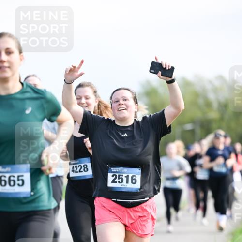 07.04.2024 - 43. Internationalen Wilhelmsburger Insellauf Dr. Thomas Lammeyer http://msf.ph/oto/6051199 07.04.2024 11:20:51 Laufen 665, 4228, 2516 meine-sportfotos.de