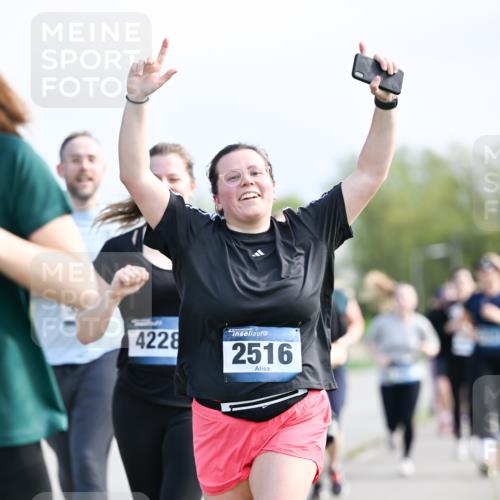 07.04.2024 - 43. Internationalen Wilhelmsburger Insellauf Dr. Thomas Lammeyer http://msf.ph/oto/6051202 07.04.2024 11:20:51 Laufen 4228, 43, 2516 meine-sportfotos.de