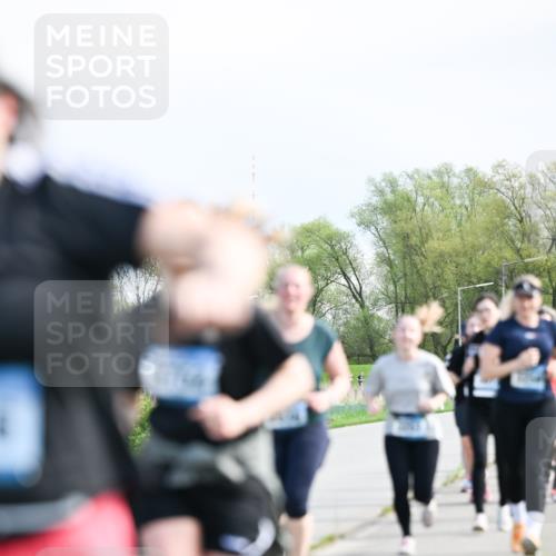 07.04.2024 - 43. Internationalen Wilhelmsburger Insellauf Dr. Thomas Lammeyer http://msf.ph/oto/6051207 07.04.2024 11:20:52 Laufen  meine-sportfotos.de