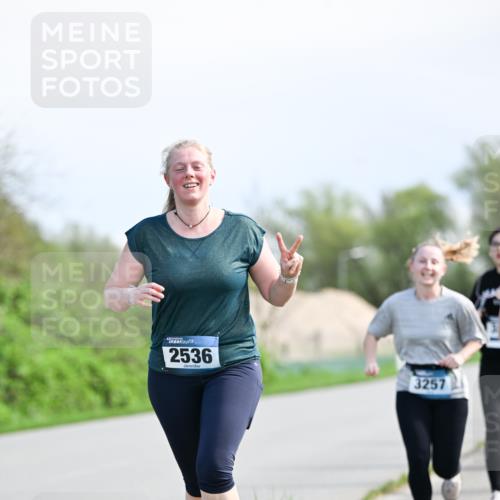 07.04.2024 - 43. Internationalen Wilhelmsburger Insellauf Dr. Thomas Lammeyer http://msf.ph/oto/6051215 07.04.2024 11:20:54 Laufen 2536, 3257 meine-sportfotos.de