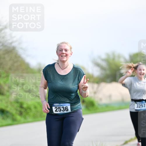 07.04.2024 - 43. Internationalen Wilhelmsburger Insellauf Dr. Thomas Lammeyer http://msf.ph/oto/6051217 07.04.2024 11:20:54 Laufen 2536, 3257 meine-sportfotos.de
