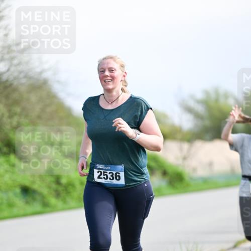 07.04.2024 - 43. Internationalen Wilhelmsburger Insellauf Dr. Thomas Lammeyer http://msf.ph/oto/6051218 07.04.2024 11:20:55 Laufen 2536 meine-sportfotos.de