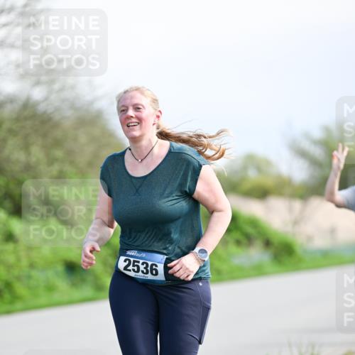 07.04.2024 - 43. Internationalen Wilhelmsburger Insellauf Dr. Thomas Lammeyer http://msf.ph/oto/6051219 07.04.2024 11:20:55 Laufen 2536 meine-sportfotos.de