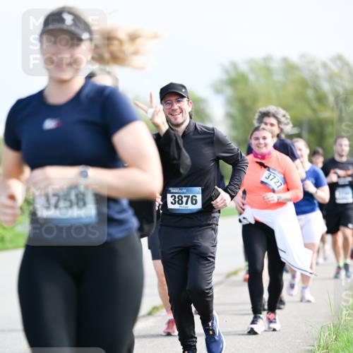 07.04.2024 - 43. Internationalen Wilhelmsburger Insellauf Dr. Thomas Lammeyer http://msf.ph/oto/6051230 07.04.2024 11:20:57 Laufen 3258, 3876, 3727 meine-sportfotos.de