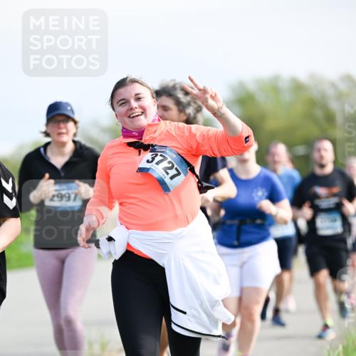 07.04.2024 - 43. Internationalen Wilhelmsburger Insellauf Dr. Thomas Lammeyer http://msf.ph/oto/6051243 07.04.2024 11:21:00 Laufen 2997, 43, 3727 meine-sportfotos.de