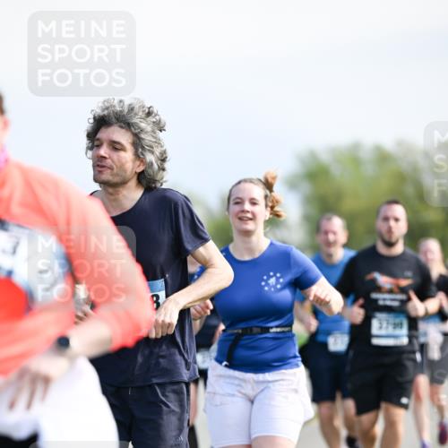 07.04.2024 - 43. Internationalen Wilhelmsburger Insellauf Dr. Thomas Lammeyer http://msf.ph/oto/6051249 07.04.2024 11:21:01 Laufen 8, 37, 99 meine-sportfotos.de