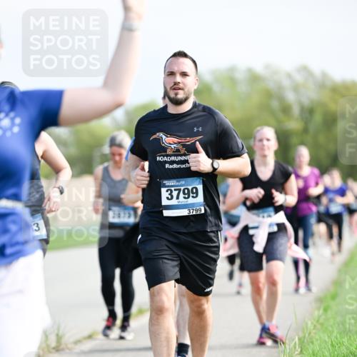 07.04.2024 - 43. Internationalen Wilhelmsburger Insellauf Dr. Thomas Lammeyer http://msf.ph/oto/6051257 07.04.2024 11:21:03 Laufen 3, 2072, 3799, 3799 meine-sportfotos.de