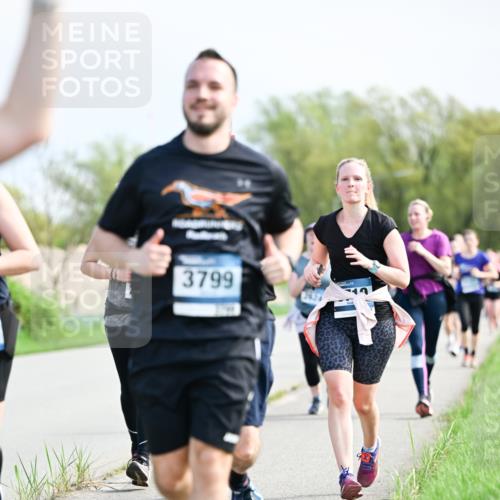 07.04.2024 - 43. Internationalen Wilhelmsburger Insellauf Dr. Thomas Lammeyer http://msf.ph/oto/6051259 07.04.2024 11:21:03 Laufen 3799 meine-sportfotos.de