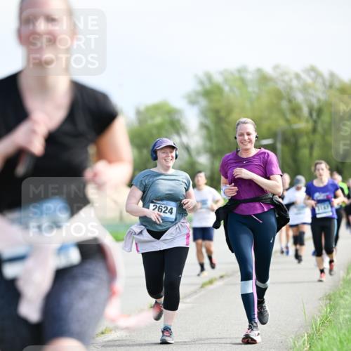 07.04.2024 - 43. Internationalen Wilhelmsburger Insellauf Dr. Thomas Lammeyer http://msf.ph/oto/6051273 07.04.2024 11:21:06 Laufen 2624 meine-sportfotos.de