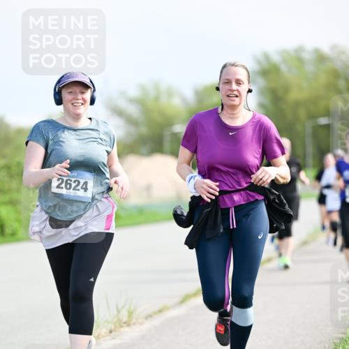 07.04.2024 - 43. Internationalen Wilhelmsburger Insellauf Dr. Thomas Lammeyer http://msf.ph/oto/6051283 07.04.2024 11:21:08 Laufen 2624 meine-sportfotos.de