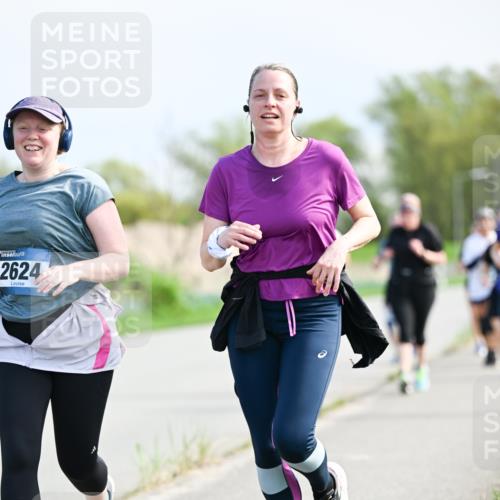 07.04.2024 - 43. Internationalen Wilhelmsburger Insellauf Dr. Thomas Lammeyer http://msf.ph/oto/6051286 07.04.2024 11:21:09 Laufen 2624 meine-sportfotos.de