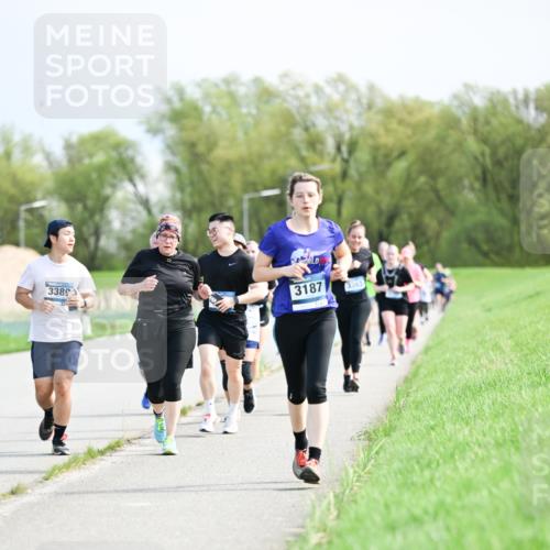 07.04.2024 - 43. Internationalen Wilhelmsburger Insellauf Dr. Thomas Lammeyer http://msf.ph/oto/6051290 07.04.2024 11:21:10 Laufen 3389, 3187, 3363 meine-sportfotos.de