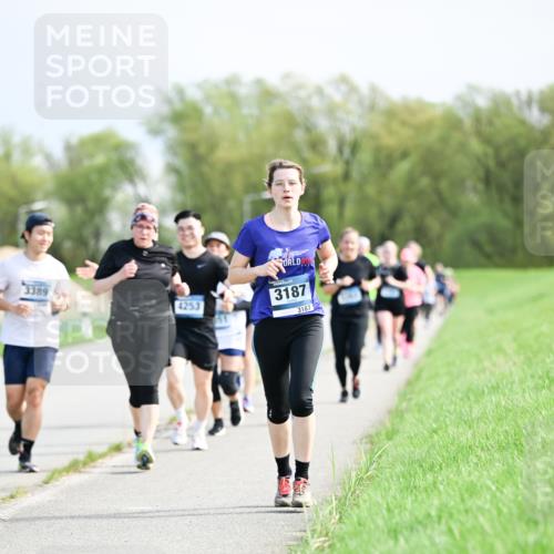 07.04.2024 - 43. Internationalen Wilhelmsburger Insellauf Dr. Thomas Lammeyer http://msf.ph/oto/6051295 07.04.2024 11:21:11 Laufen 3389, 4253, 3187, 3187 meine-sportfotos.de