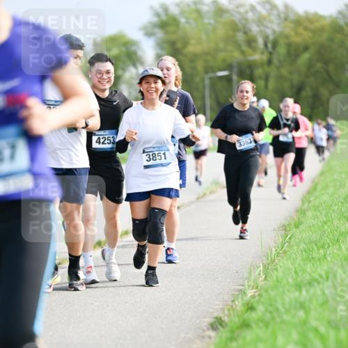 07.04.2024 - 43. Internationalen Wilhelmsburger Insellauf Dr. Thomas Lammeyer http://msf.ph/oto/6051311 07.04.2024 11:21:14 Laufen 4253, 3851, 3363 meine-sportfotos.de