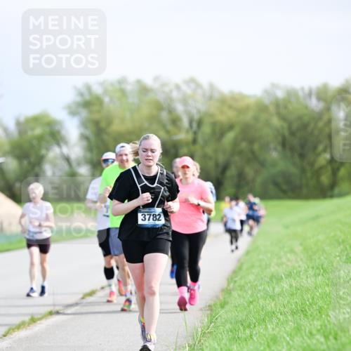 07.04.2024 - 43. Internationalen Wilhelmsburger Insellauf Dr. Thomas Lammeyer http://msf.ph/oto/6051331 07.04.2024 11:21:21 Laufen 3782 meine-sportfotos.de