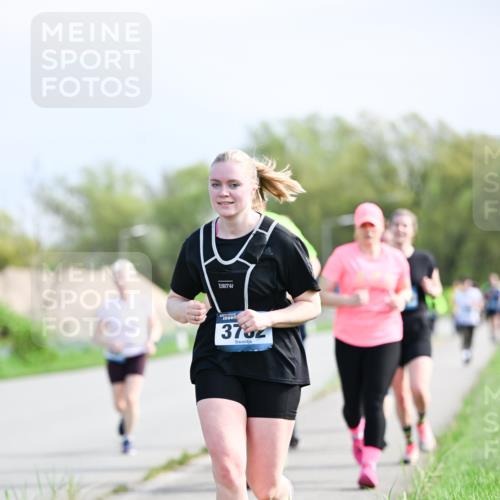 07.04.2024 - 43. Internationalen Wilhelmsburger Insellauf Dr. Thomas Lammeyer http://msf.ph/oto/6051342 07.04.2024 11:21:23 Laufen 3762 meine-sportfotos.de