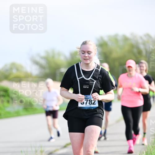07.04.2024 - 43. Internationalen Wilhelmsburger Insellauf Dr. Thomas Lammeyer http://msf.ph/oto/6051345 07.04.2024 11:21:23 Laufen 3782 meine-sportfotos.de
