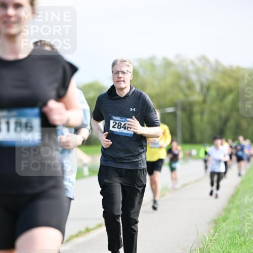 07.04.2024 - 43. Internationalen Wilhelmsburger Insellauf Dr. Thomas Lammeyer http://msf.ph/oto/6051369 07.04.2024 11:21:28 Laufen 186, 284 meine-sportfotos.de