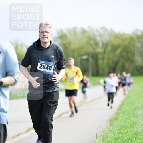 07.04.2024 - 43. Internationalen Wilhelmsburger Insellauf Dr. Thomas Lammeyer http://msf.ph/oto/6051372 07.04.2024 11:21:29 Laufen 2848 meine-sportfotos.de