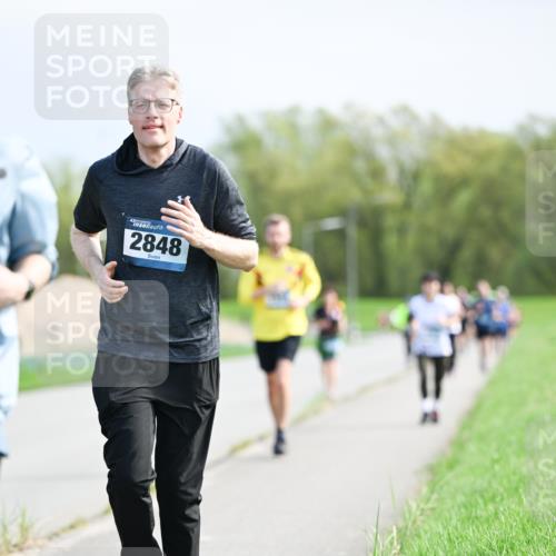 07.04.2024 - 43. Internationalen Wilhelmsburger Insellauf Dr. Thomas Lammeyer http://msf.ph/oto/6051373 07.04.2024 11:21:29 Laufen 2848 meine-sportfotos.de