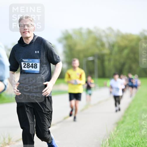 07.04.2024 - 43. Internationalen Wilhelmsburger Insellauf Dr. Thomas Lammeyer http://msf.ph/oto/6051375 07.04.2024 11:21:29 Laufen 2848 meine-sportfotos.de