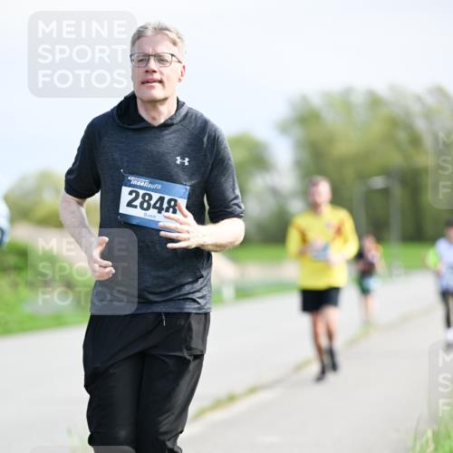 07.04.2024 - 43. Internationalen Wilhelmsburger Insellauf Dr. Thomas Lammeyer http://msf.ph/oto/6051376 07.04.2024 11:21:30 Laufen 43, 2848 meine-sportfotos.de