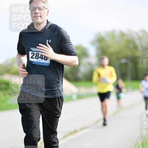 07.04.2024 - 43. Internationalen Wilhelmsburger Insellauf Dr. Thomas Lammeyer http://msf.ph/oto/6051377 07.04.2024 11:21:30 Laufen 2840 meine-sportfotos.de
