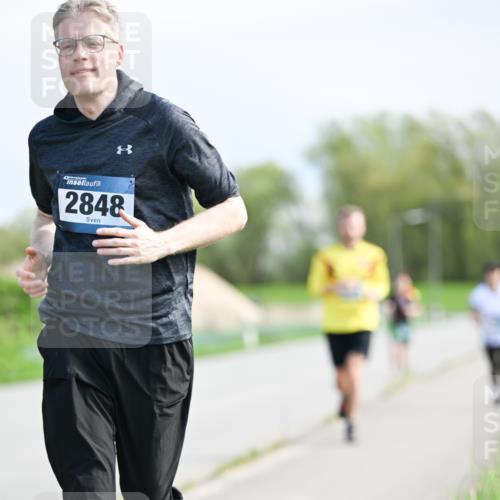 07.04.2024 - 43. Internationalen Wilhelmsburger Insellauf Dr. Thomas Lammeyer http://msf.ph/oto/6051378 07.04.2024 11:21:30 Laufen 2848 meine-sportfotos.de