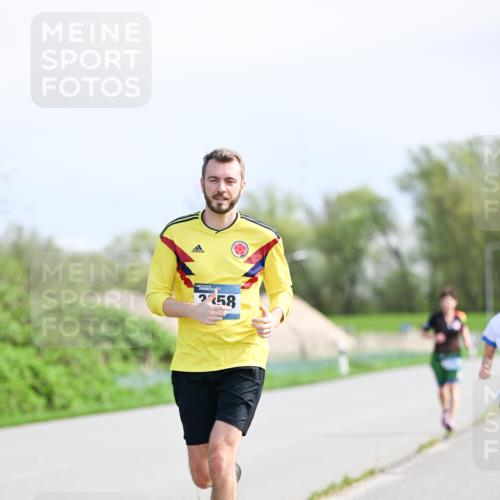 07.04.2024 - 43. Internationalen Wilhelmsburger Insellauf Dr. Thomas Lammeyer http://msf.ph/oto/6051388 07.04.2024 11:21:34 Laufen 2458, 201 meine-sportfotos.de