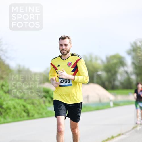 07.04.2024 - 43. Internationalen Wilhelmsburger Insellauf Dr. Thomas Lammeyer http://msf.ph/oto/6051390 07.04.2024 11:21:34 Laufen 3358 meine-sportfotos.de