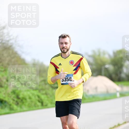 07.04.2024 - 43. Internationalen Wilhelmsburger Insellauf Dr. Thomas Lammeyer http://msf.ph/oto/6051392 07.04.2024 11:21:35 Laufen 3358 meine-sportfotos.de
