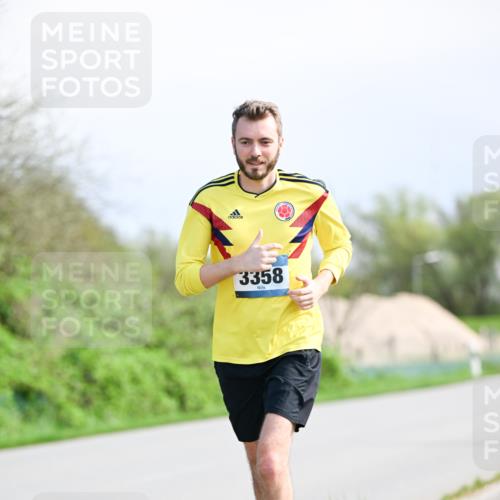 07.04.2024 - 43. Internationalen Wilhelmsburger Insellauf Dr. Thomas Lammeyer http://msf.ph/oto/6051393 07.04.2024 11:21:35 Laufen 3358 meine-sportfotos.de