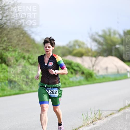 07.04.2024 - 43. Internationalen Wilhelmsburger Insellauf Dr. Thomas Lammeyer http://msf.ph/oto/6051413 07.04.2024 11:21:42 Laufen 2202 meine-sportfotos.de