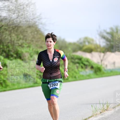07.04.2024 - 43. Internationalen Wilhelmsburger Insellauf Dr. Thomas Lammeyer http://msf.ph/oto/6051415 07.04.2024 11:21:42 Laufen 2202 meine-sportfotos.de