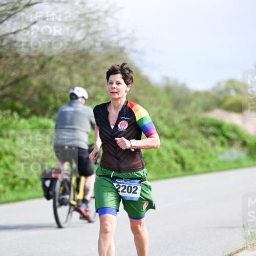 07.04.2024 - 43. Internationalen Wilhelmsburger Insellauf Dr. Thomas Lammeyer http://msf.ph/oto/6051418 07.04.2024 11:21:43 Laufen 2202 meine-sportfotos.de