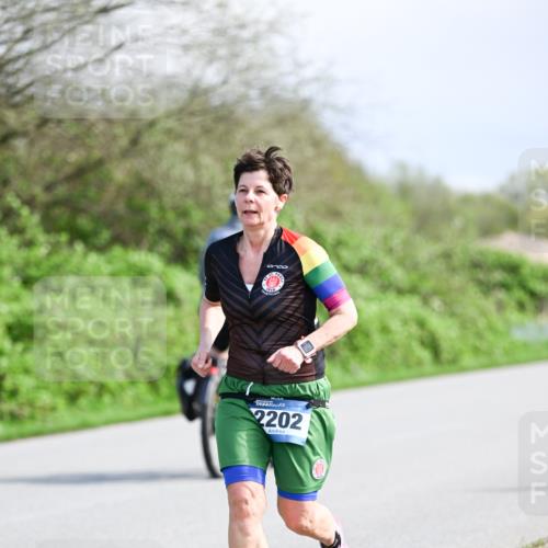 07.04.2024 - 43. Internationalen Wilhelmsburger Insellauf Dr. Thomas Lammeyer http://msf.ph/oto/6051419 07.04.2024 11:21:43 Laufen 2202 meine-sportfotos.de