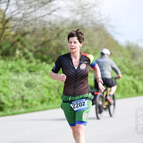 07.04.2024 - 43. Internationalen Wilhelmsburger Insellauf Dr. Thomas Lammeyer http://msf.ph/oto/6051421 07.04.2024 11:21:43 Laufen 2202, 1910 meine-sportfotos.de