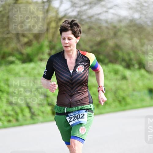 07.04.2024 - 43. Internationalen Wilhelmsburger Insellauf Dr. Thomas Lammeyer http://msf.ph/oto/6051426 07.04.2024 11:21:44 Laufen 1910, 2202, 1910 meine-sportfotos.de